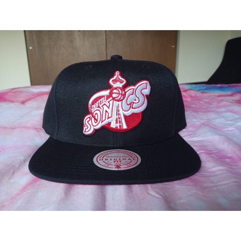 Seattle Supersonics Bred Black Red Snapback Cap Hat Mitchell & Ness NBA Sonics